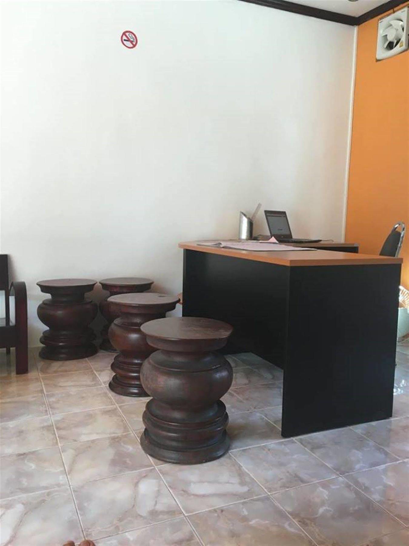 לואנג פרבאנג Vongprachan Backpackers Hostel מראה חיצוני תמונה
