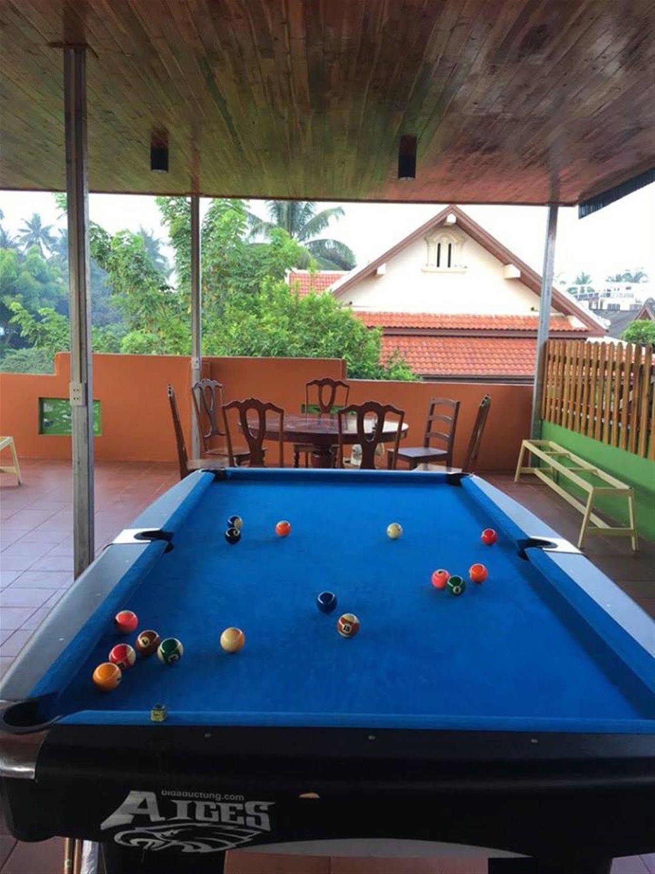 לואנג פרבאנג Vongprachan Backpackers Hostel מראה חיצוני תמונה